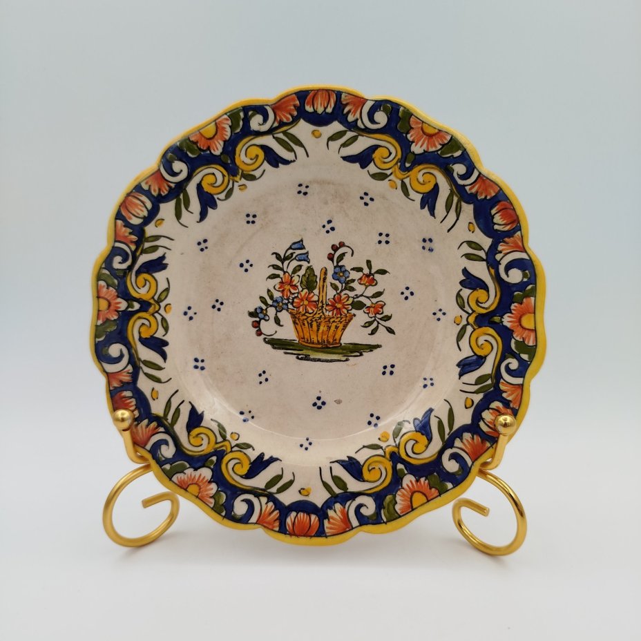 Тарелка настенная с цветочным декором (Руанский фаянс), фаянс, роспись