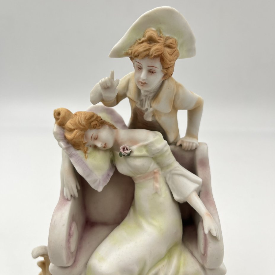 Статуэтка "Уснувшая красавица", бисквит, роспись, Европа, 1960-1980 гг.