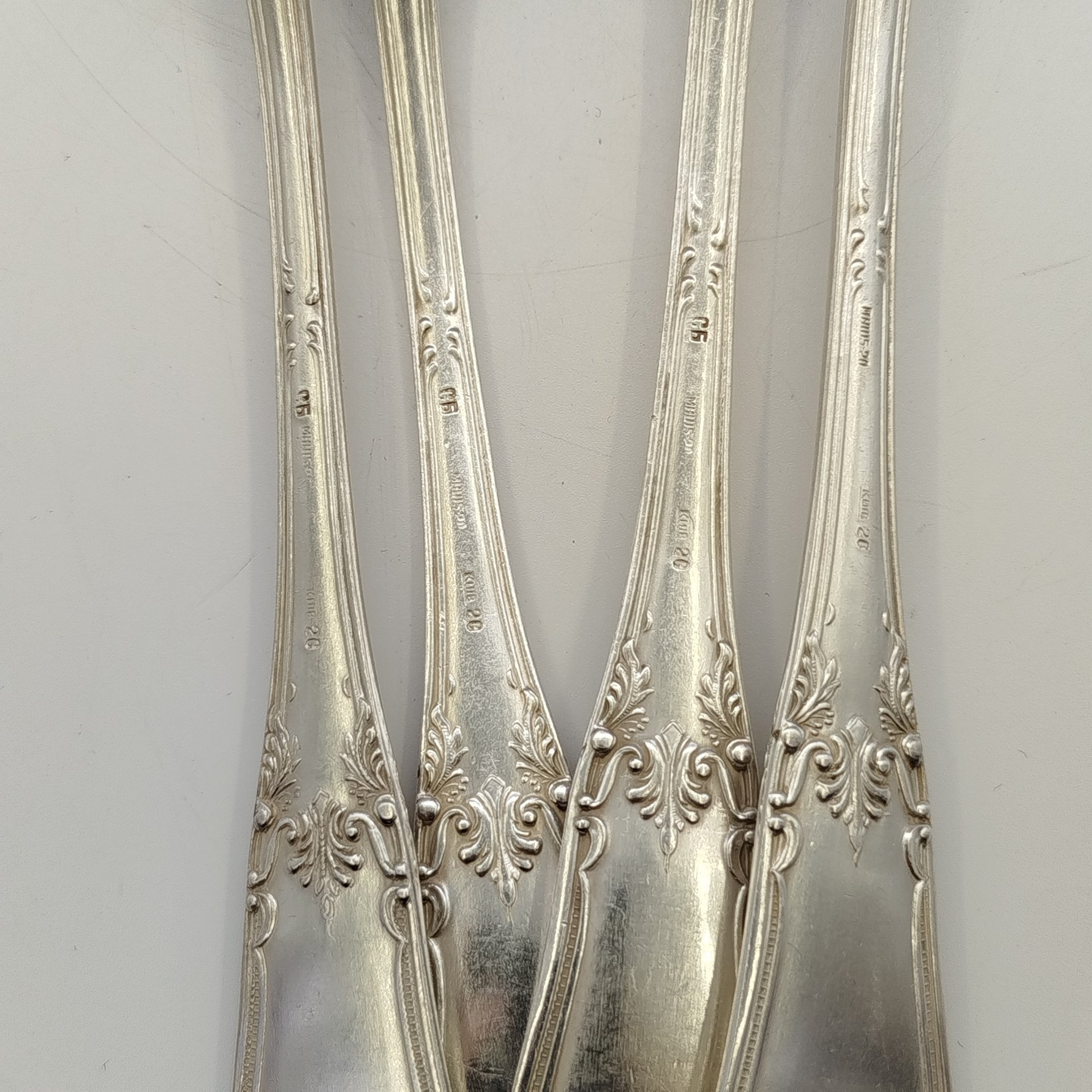 Набор из 4-х столовых ложек с растительным декором, мНЦ (медь-никель-цинк), Киевский завод столовых приборов и посуды им. Дзержинского (ЗiД, ЗиД), СССР, 1950-1960 гг.