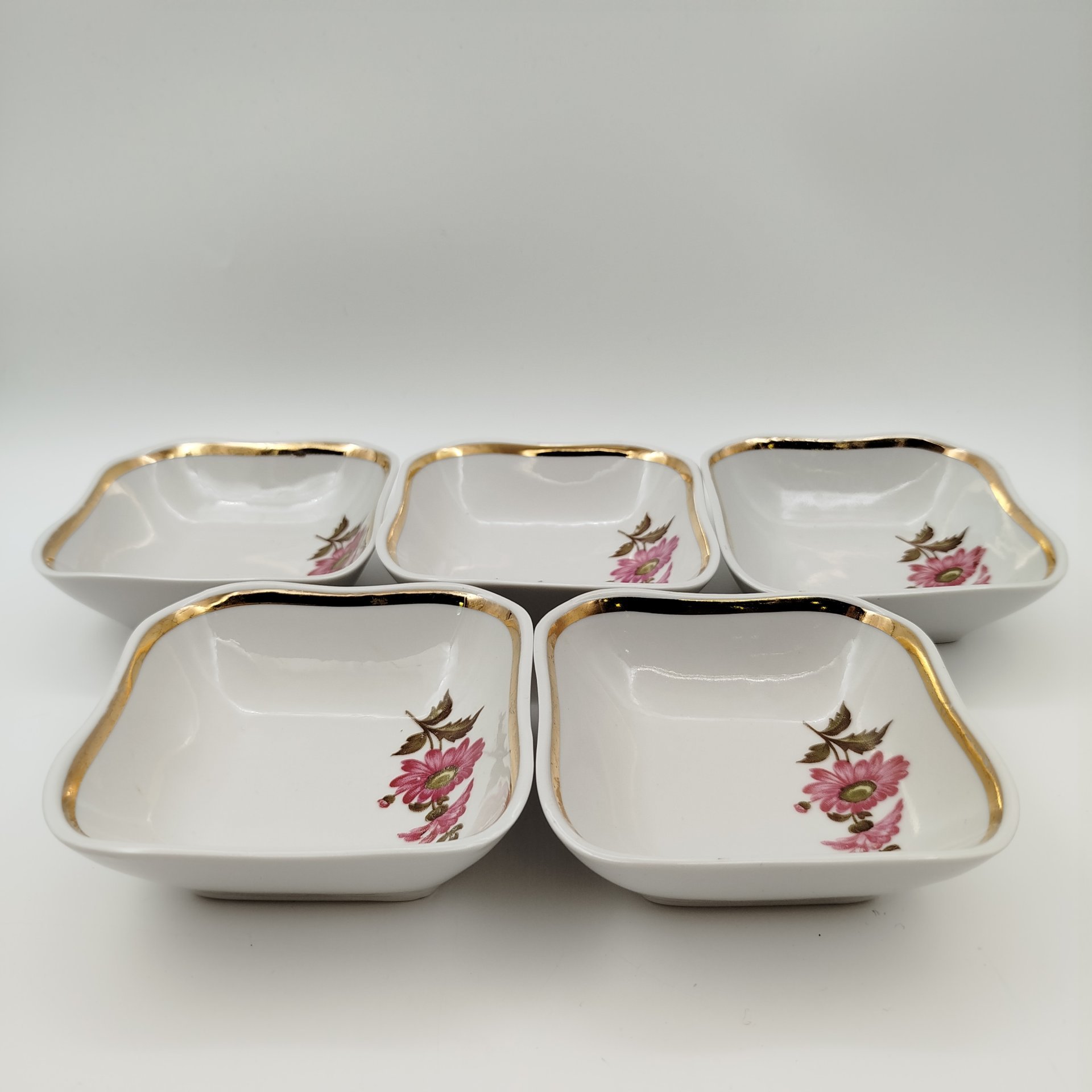 Набор из 5-ти салатников с цветочным декором, фарфор, деколь, золочение, Дулевский фарфоровый завод (Дулёво), СССР, 1988 г.