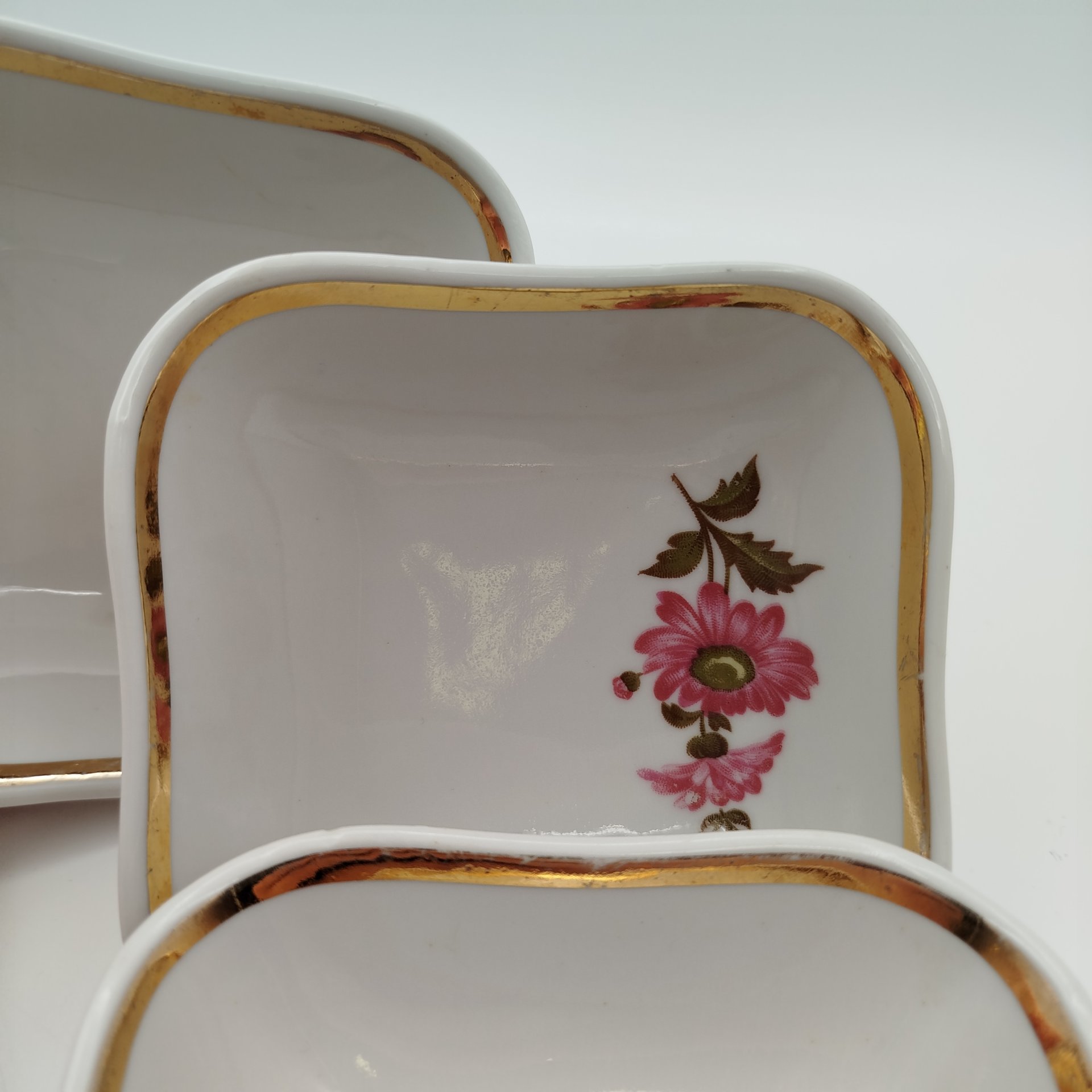 Набор из 5-ти салатников с цветочным декором, фарфор, деколь, золочение, Дулевский фарфоровый завод (Дулёво), СССР, 1988 г.