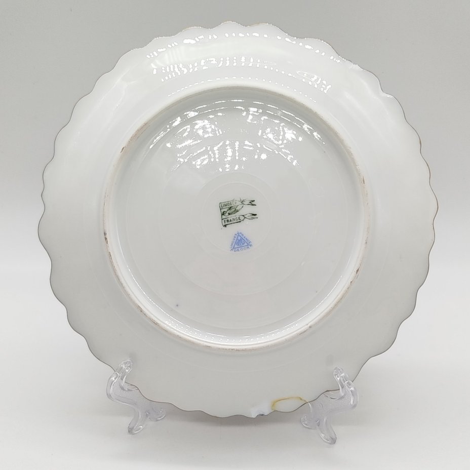 Тарелка, украшенная цветочным декором, Martin Frères, Limoges