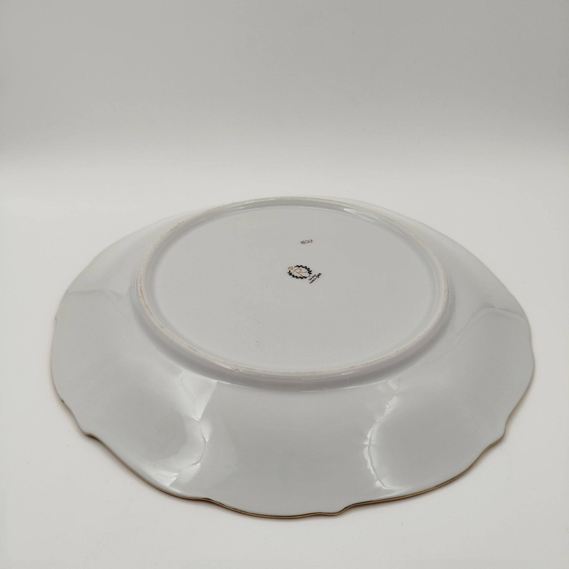 Блюдо сервировочное с растительным узором золотого цвета, фарфор, деколь, золочение, Reichenbach (Райхенбах), ГДР, 1968-1990 гг.