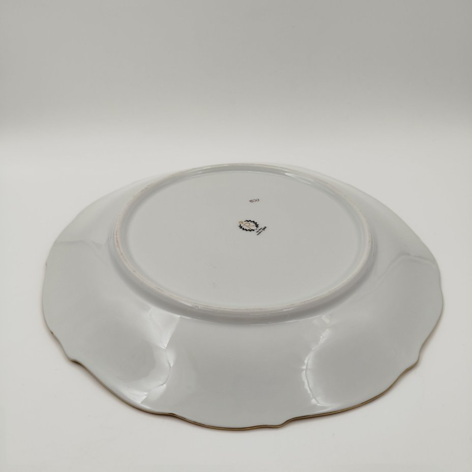 Блюдо сервировочное с растительным узором золотого цвета, фарфор, деколь, золочение, Reichenbach (Райхенбах), ГДР, 1968-1990 гг.