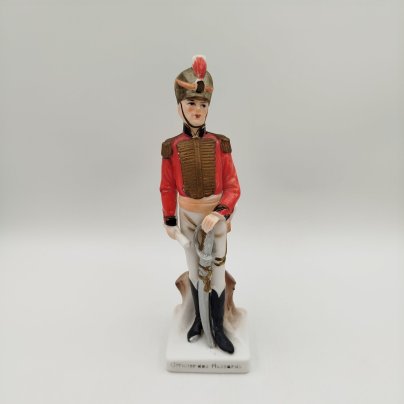 Статуэтка  «Офицер-гусар» ("Officier des Hussards")  из серии "Армия Наполеона", бисквит, роспись, золочение