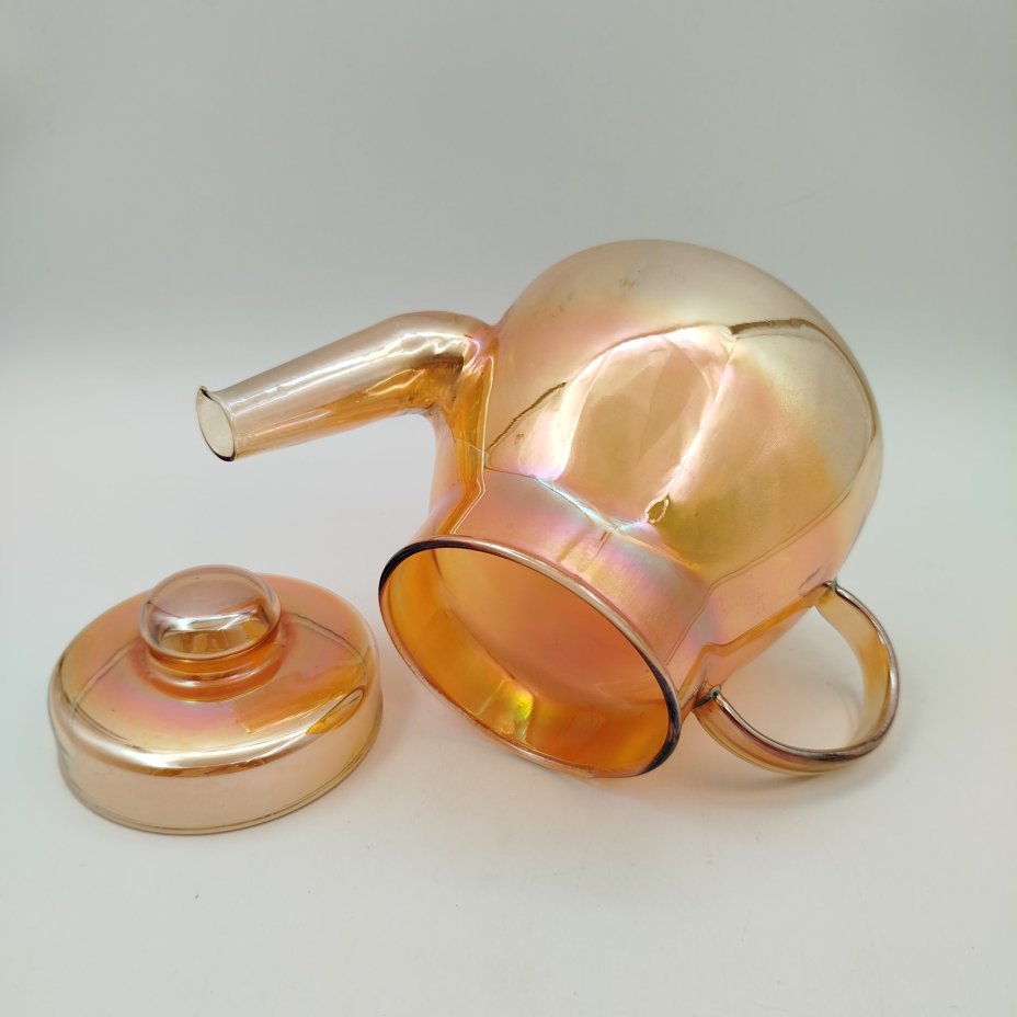Чайник золотистого оттенка, стекло, люстр, СССР, 1970-1990 гг.