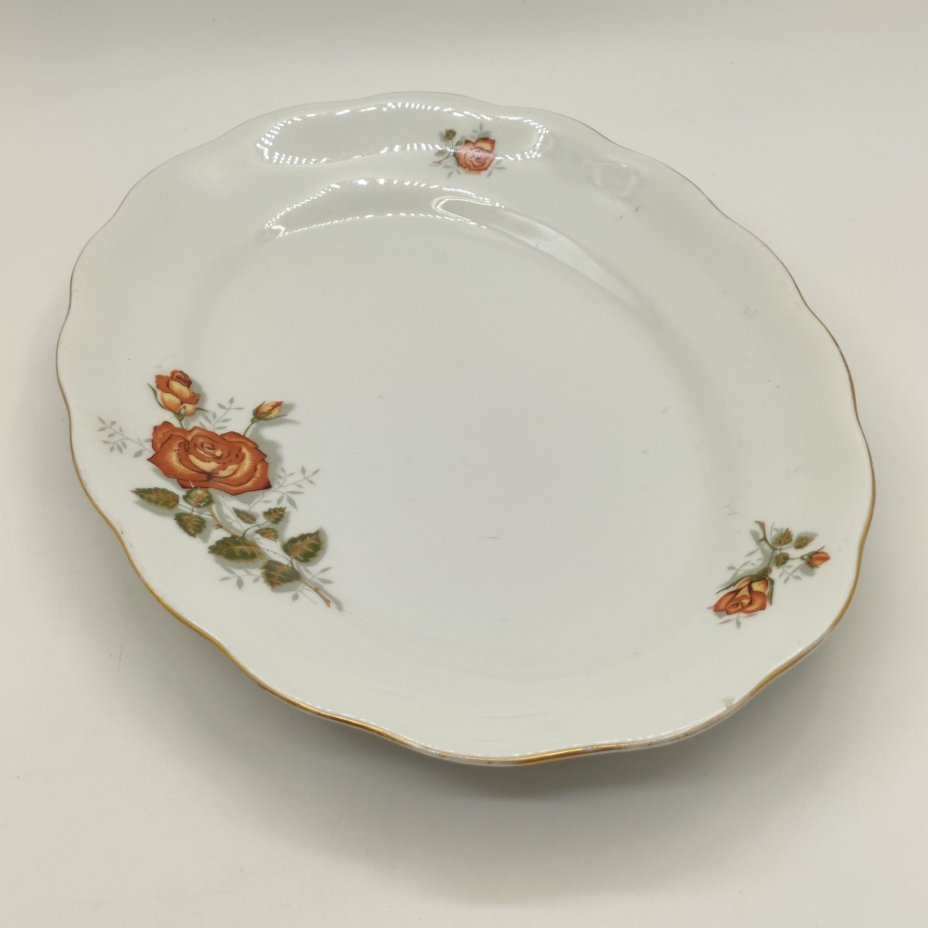 Сервировочное блюдо овальной формы с изображением розы, фарфор, деколь, золочение, Karolina (Фарфоровая мануфактура «Каролина», Польша), Польша, 1960-1980 гг.