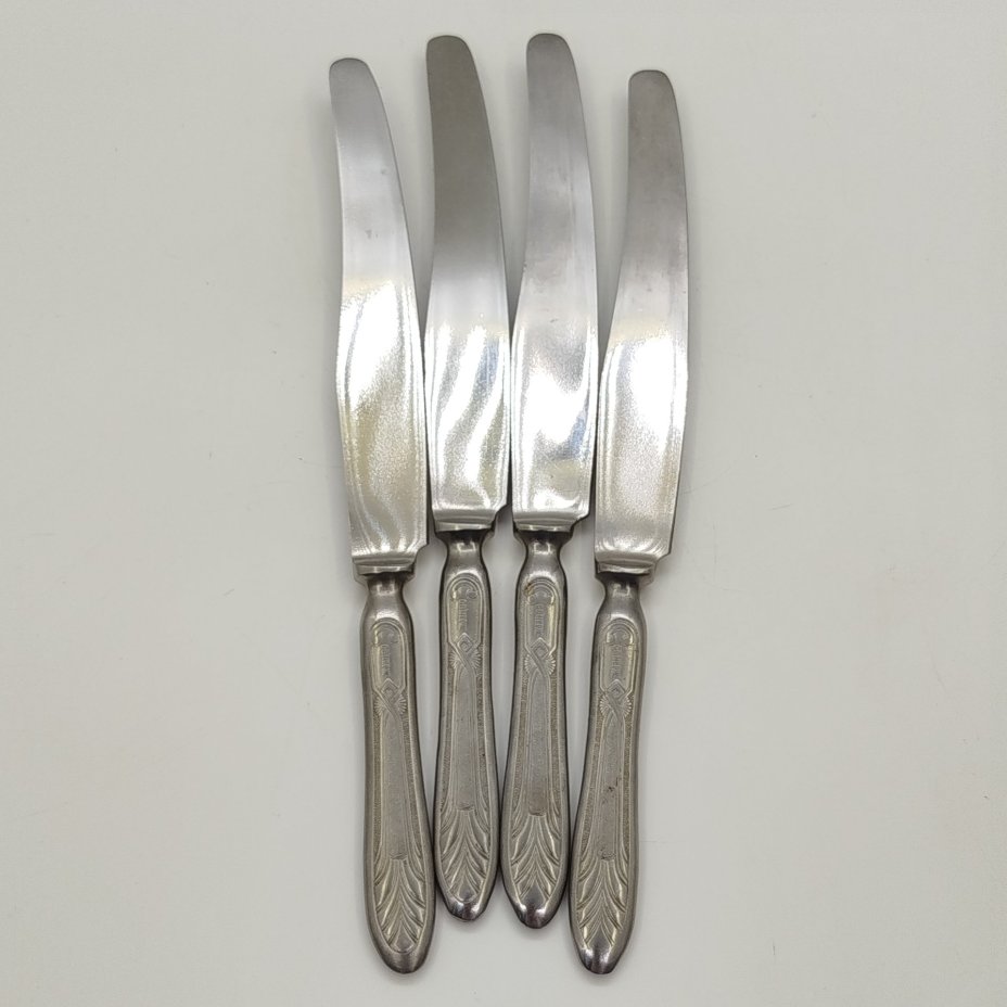 Набор из 4-х столовых ножей с растительным декором на ручках, сталь, Завод «Труд» (р.п. Вача), СССР, 1956-1980 гг.