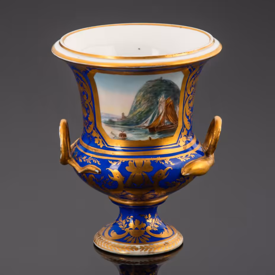 Ваза с ручками в виде змей и изображением парусника (подпись "Harry", фирма "Royal Crown Derby Porcelain)
