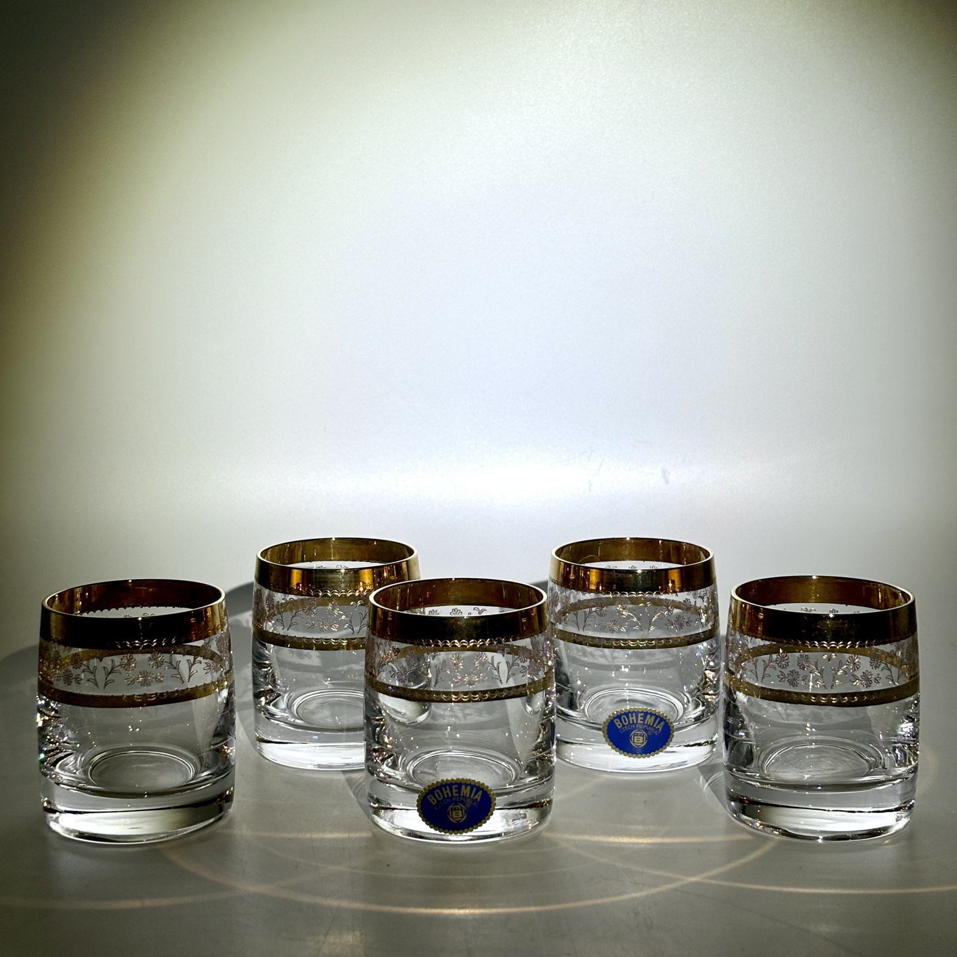 Набор из 5-ти стопок с растительным декором, стекло, золочение, Bohemia Crystal (Bohemia Glass), Чехия, 1990-2010 гг., Bohemia Crystal (Bohemia Glass)