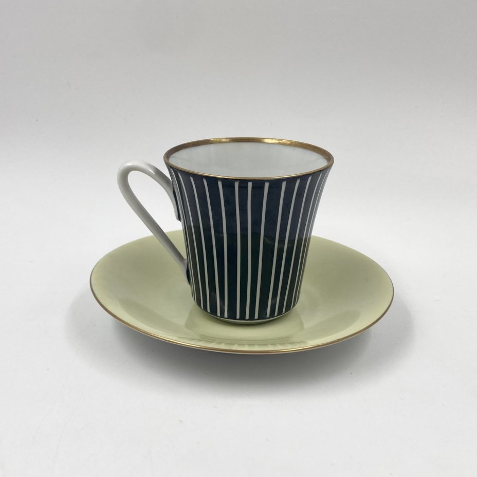 Чайная пара, украшенная геометрическим узором, фарфор, Volkstedt Beyer & Bock, ГДР, 1948-1980 гг.