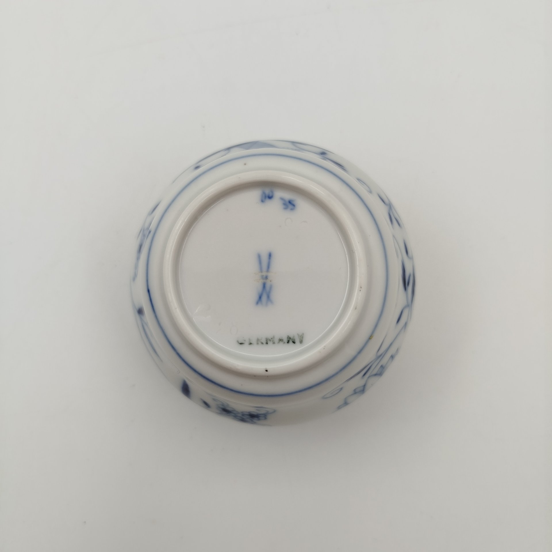 Вазочка (сахарница) "Луковый узор", фарфор, роспись, Meissen (Мейсенский фарфор), Германия, 1950-1970 гг.