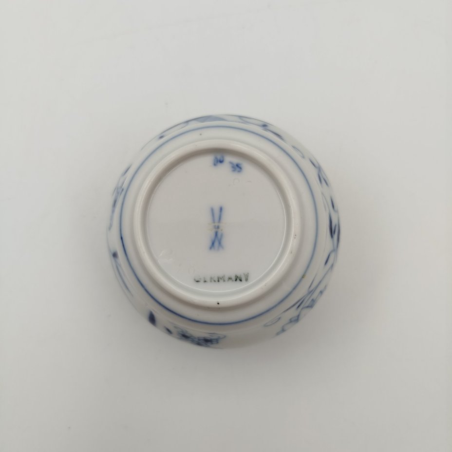 Вазочка (сахарница) "Луковый узор", фарфор, роспись, Meissen (Мейсенский фарфор), Германия, 1950-1970 гг.