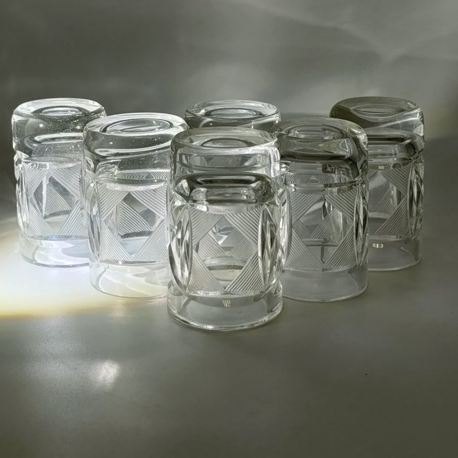 Набор стопок с резным геометрическим декором на 6 персон