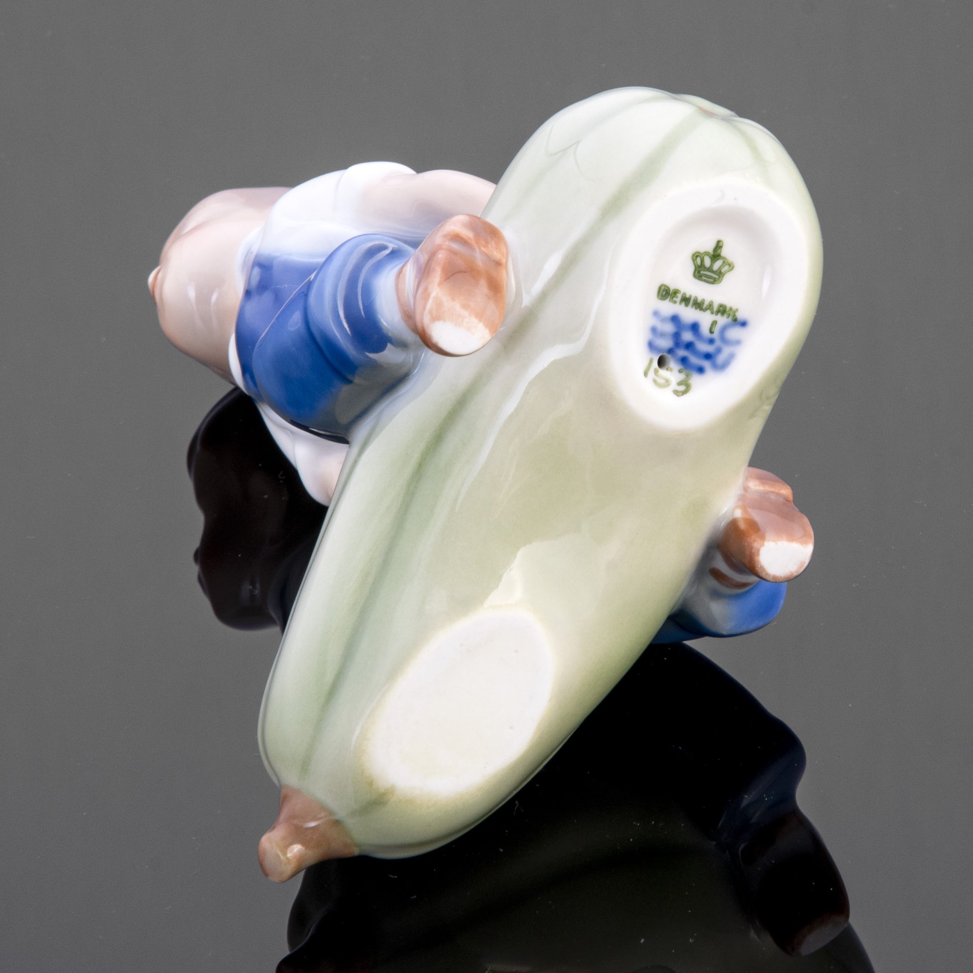 Статуэтка "Мальчик на кабачке", фарфор, роспись, Royal Copenhagen, Дания, 1950-1980 гг., Royal Copenhagen
