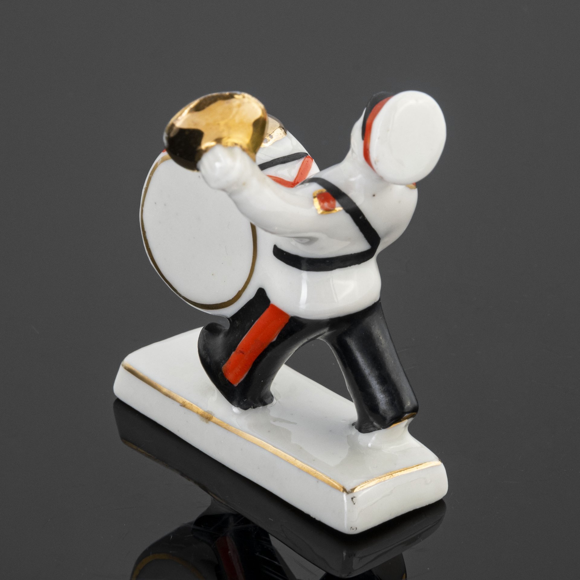 Статуэтка "Суворовец на параде", автор В.И. Щербина, Полонский завод художественной керамики (Полонное ЗХК)