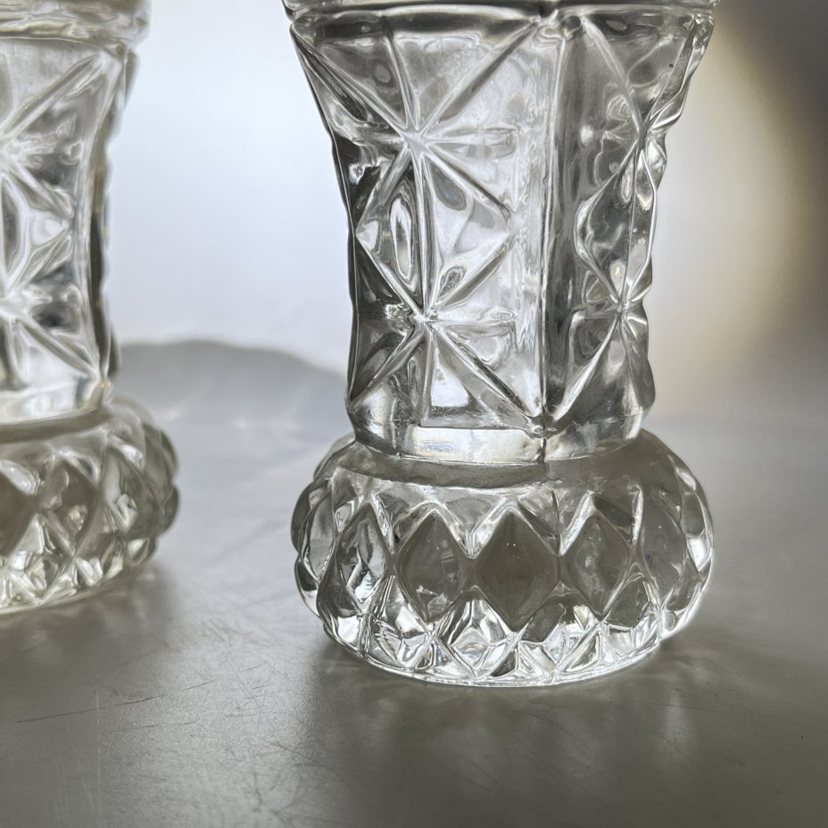 Набор из 2 миниатюрных вазочек с геометрическим декором