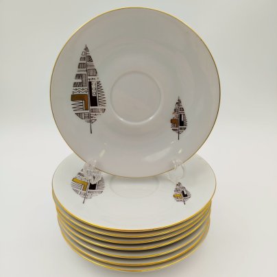 Набор из 8-ми блюдец со стилизованным изображением листьев, фарфор, деколь, золочение, Freiberger Porzellan, ГДР, 1960-1990 гг.