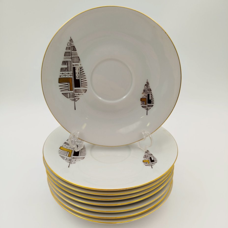 Набор из 8-ми блюдец со стилизованным изображением листьев, фарфор, деколь, золочение, Freiberger Porzellan, ГДР, 1960-1990 гг.