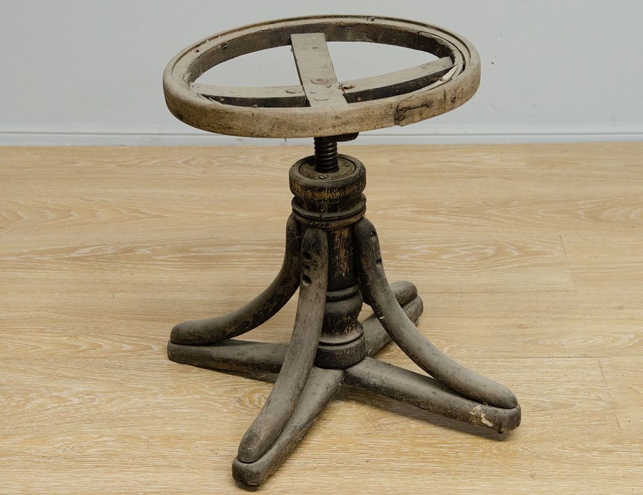 Винтовой табурет