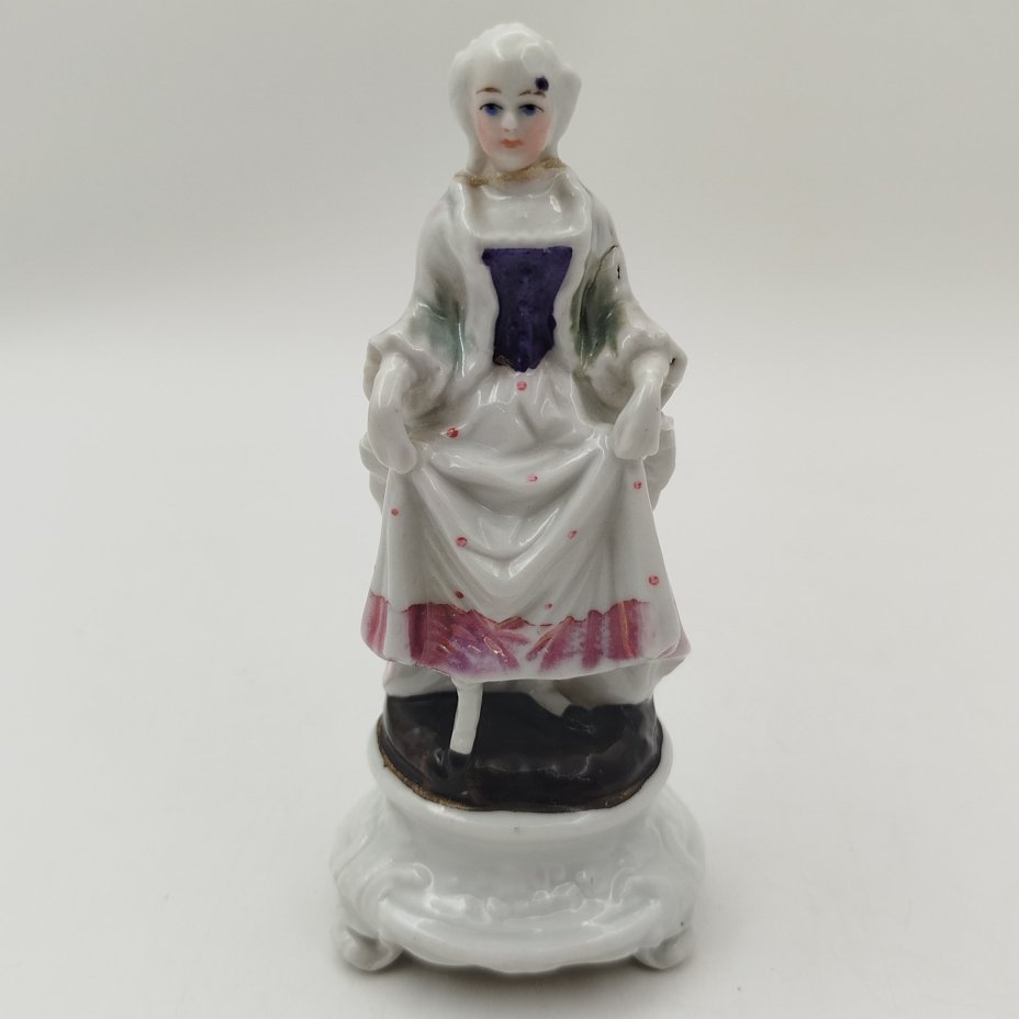 Статуэтка "Реверанс", фарфор, роспись, Западная Европа, 1910-1950 гг.