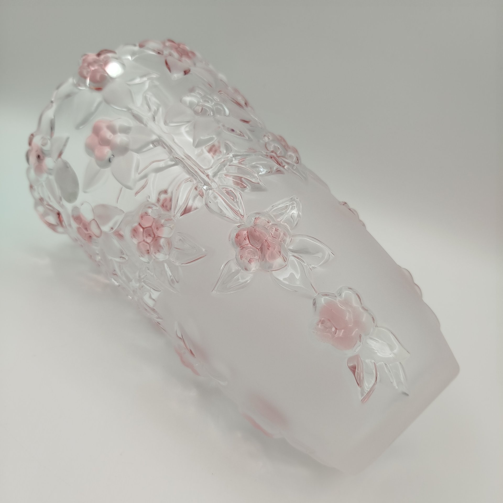Ваза с рельефным цветочным декором, стекло, матирование, Walther Glas, Германия, 1980-2000 гг.