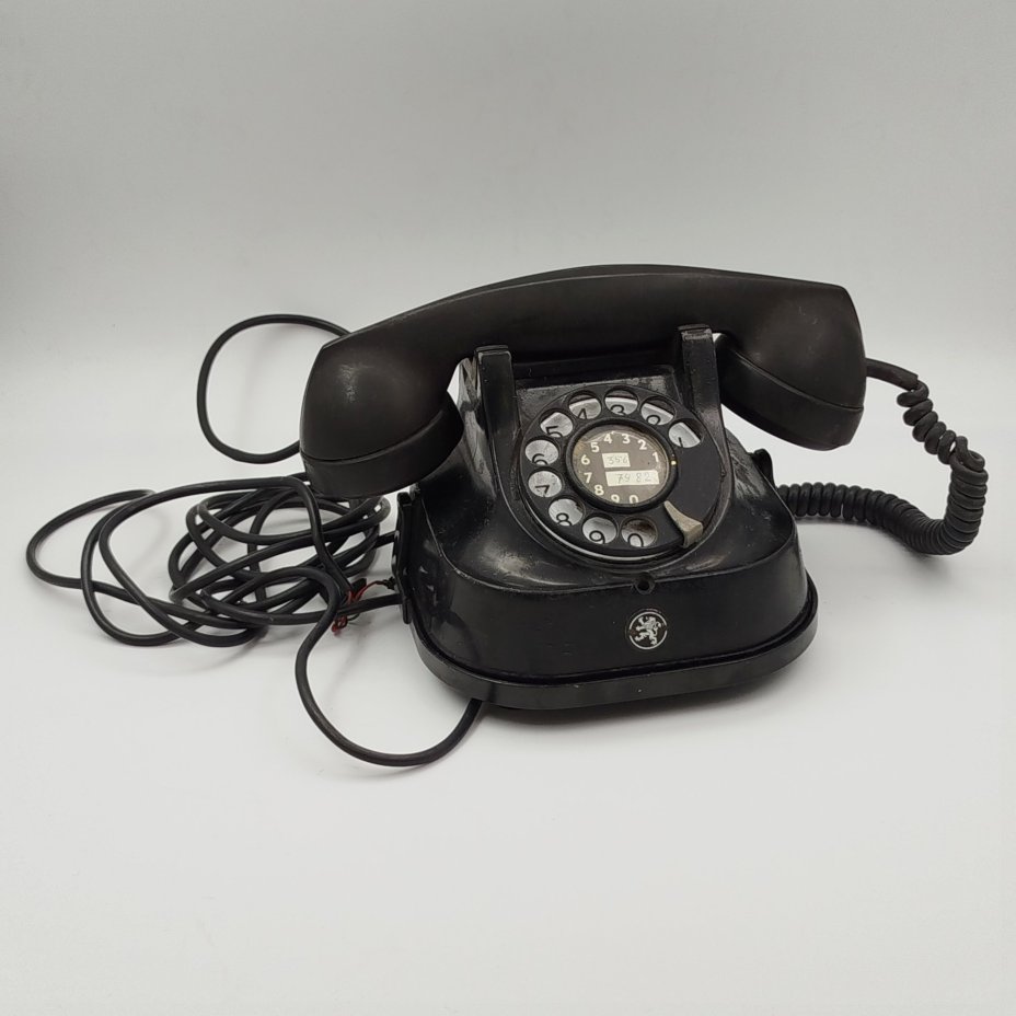 Телефон стационарный с дисковым номеронабирателем