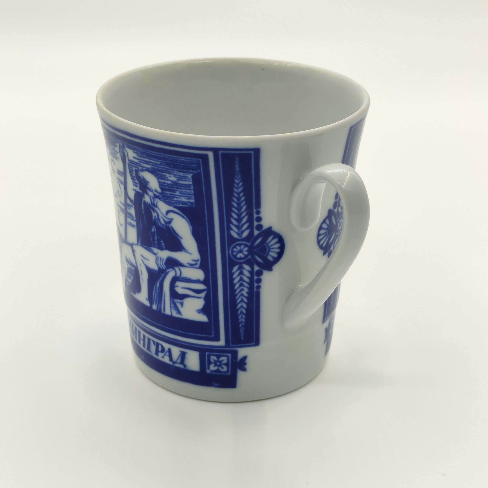 Чашка (кружка) чайная "Ленинград", фарфор, деколь, Ленинградский фарфоровый завод (ЛФЗ), СССР, 1970-1991 гг.