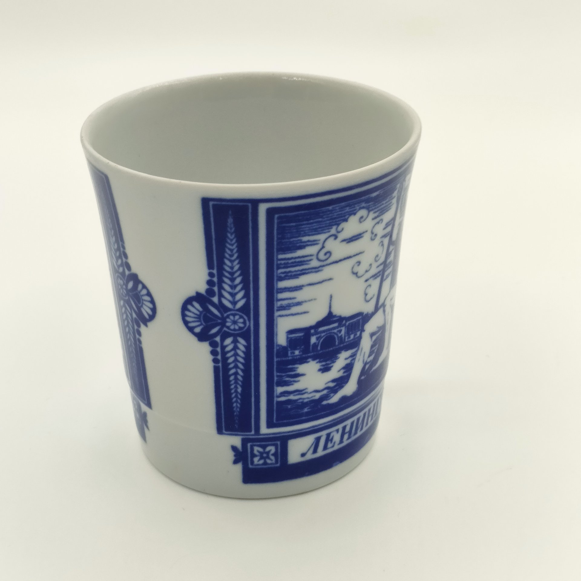 Чашка (кружка) чайная "Ленинград", фарфор, деколь, Ленинградский фарфоровый завод (ЛФЗ), СССР, 1970-1991 гг.