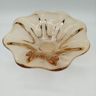 Конфетница медового оттенка, цветное стекло, Ленинградский завод художественного стекла (ЛЗХС), СССР, 1960-1980 гг.