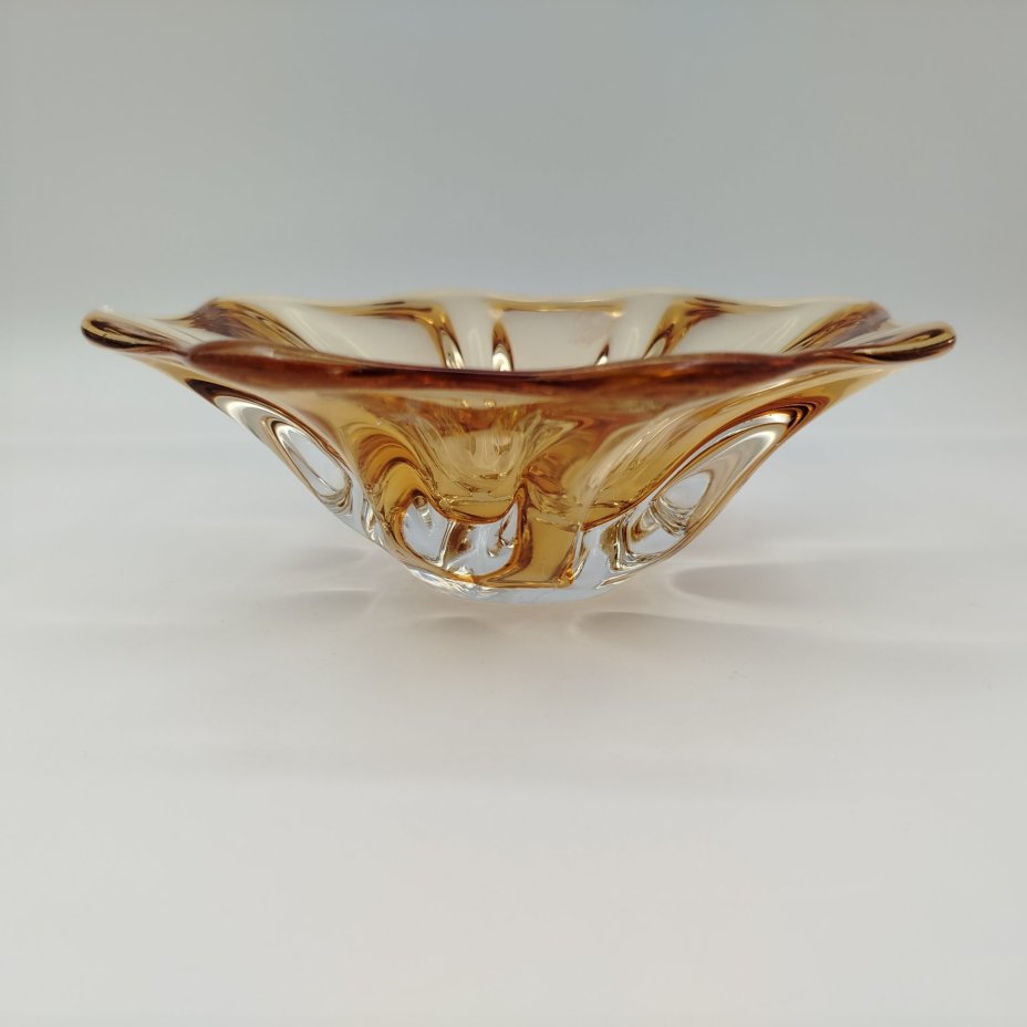 Конфетница медового оттенка, цветное стекло, Ленинградский завод художественного стекла (ЛЗХС), СССР, 1960-1980 гг.