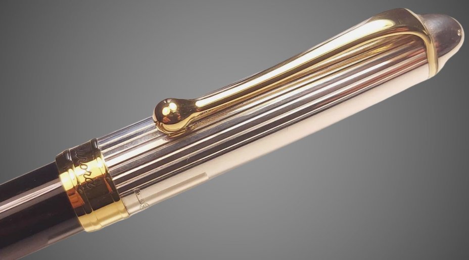 Шариковая ручка Aurora 88 Argento e resina, Solid Silver GT, в подарочной коробке, Покрытия: позолота, позолота, серебро, смола