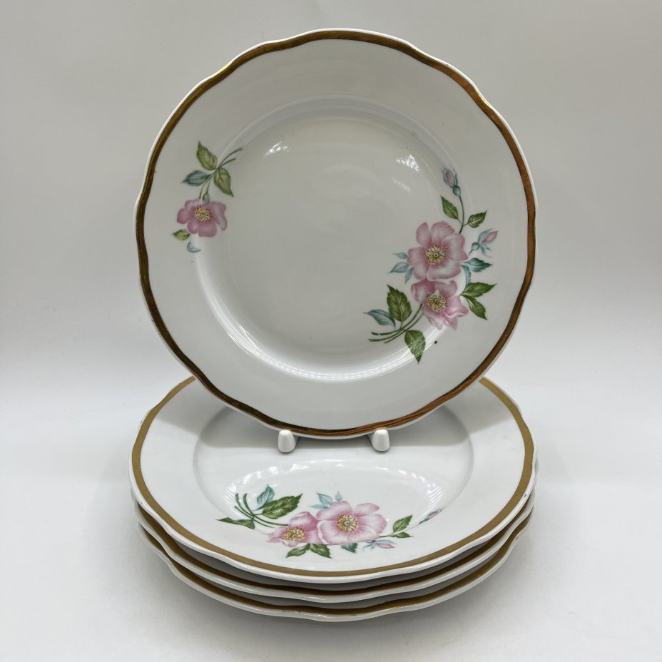 Набор из 4-х обеденных тарелок с флоральным декором, фарфор, деколь, золочение, Дулевский фарфоровый завод (Дулёво), СССР, 1985 г.
