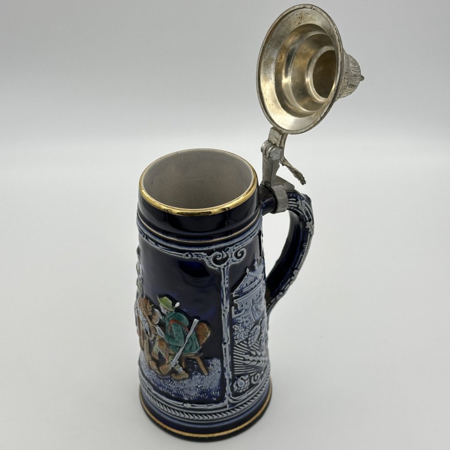 Кружка пивная, декорированная сценой охотничьей добычи, Marzi & Remy