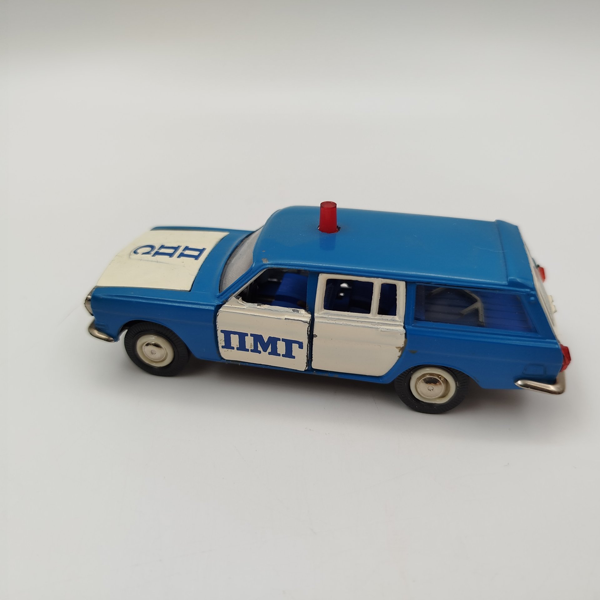 Модель автомобиля "ГАЗ 2402" (ППС), авторская версия, металл, пластик, крашение, СССР, 1970-1990 гг.