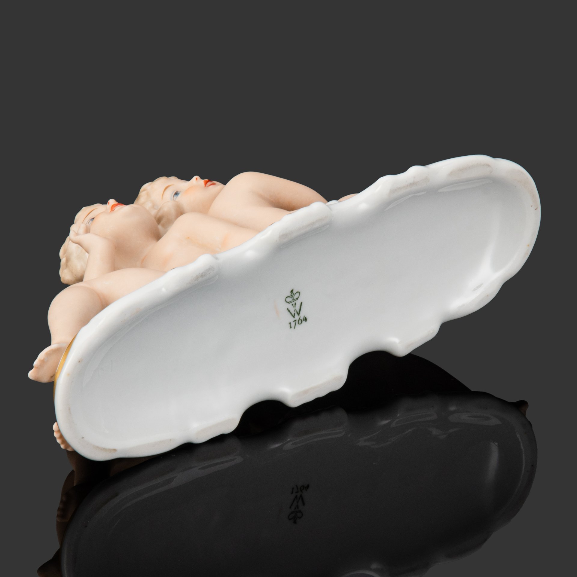 Статуэтка, "Сидящие путти", фарфор, золочение, дорисовка, Wallendorf, Германия, 1963-1990 гг.