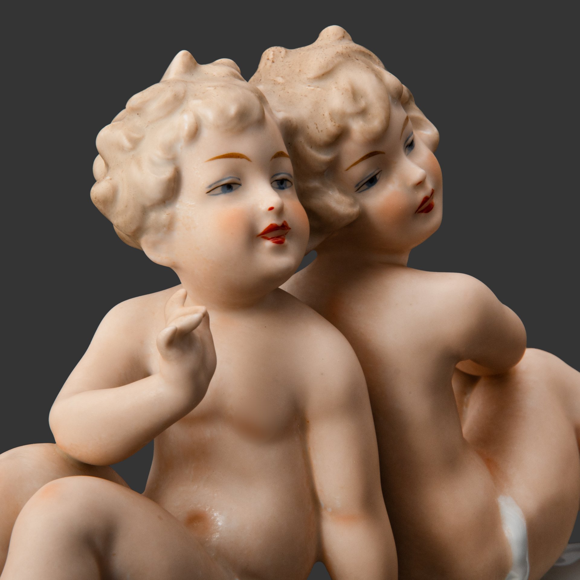 Статуэтка, "Сидящие путти", фарфор, золочение, дорисовка, Wallendorf, Германия, 1963-1990 гг., Wallendorf