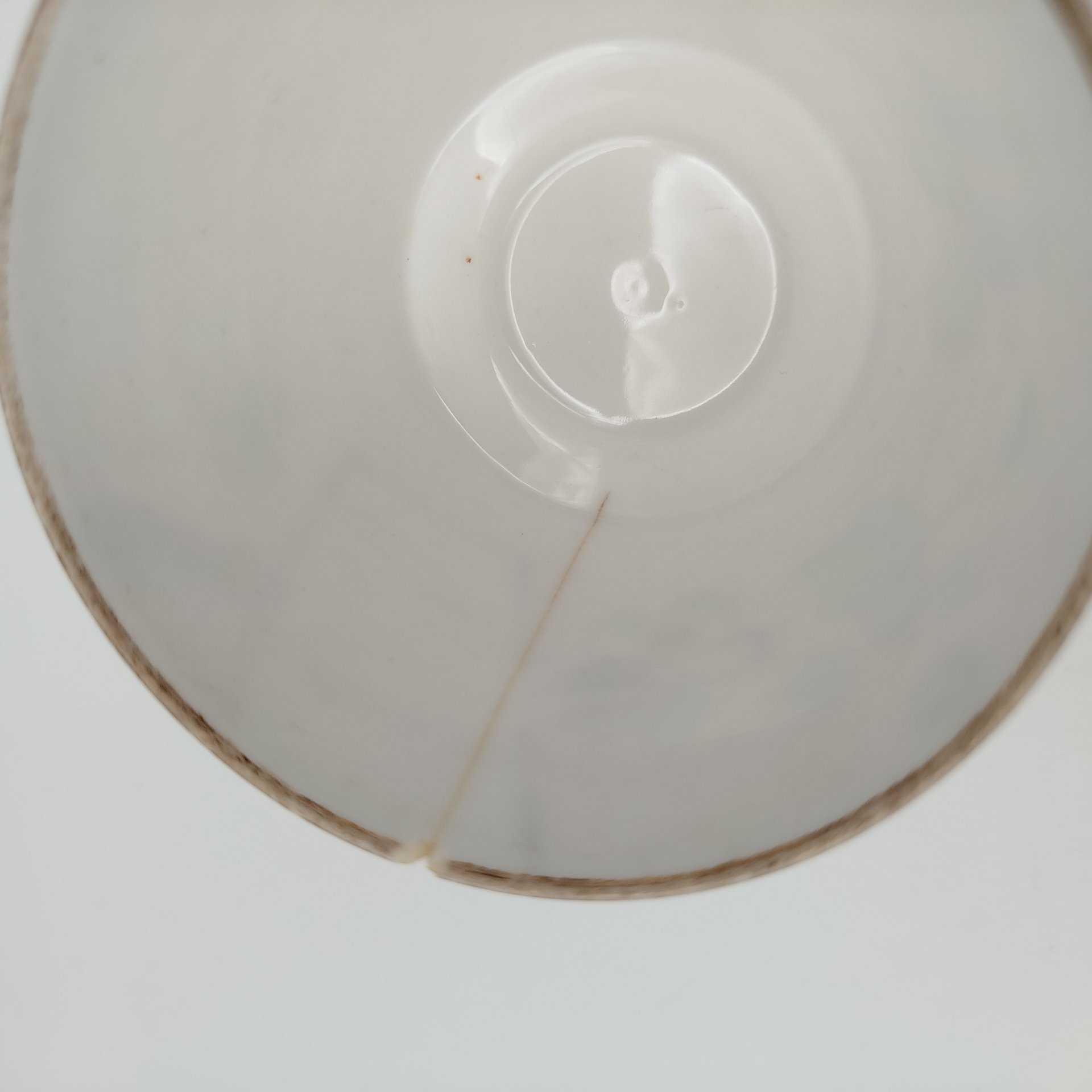 Чашка "Въ день ангела" в розовом оттенке с цветочным декором, фарфор, крытье, роспись, Товарищество М.С. Кузнецова в Вербилках (г. Дмитров), Российская империя, 1892-1915 гг.