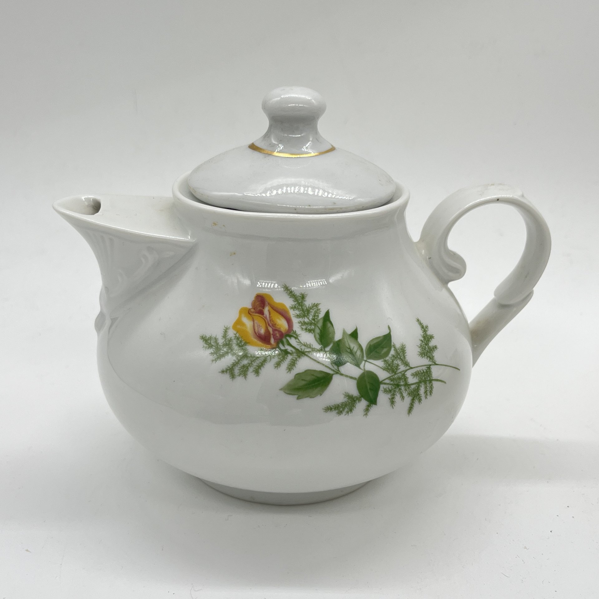 Молочник с крышкой и цветочным декором, фарфор, деколь, золочение, Kahla, ГДР, 1960-1980 гг.