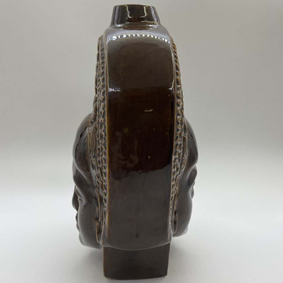 Штоф с рельефным изображением лица девушки в кокошнике (с двух сторон)