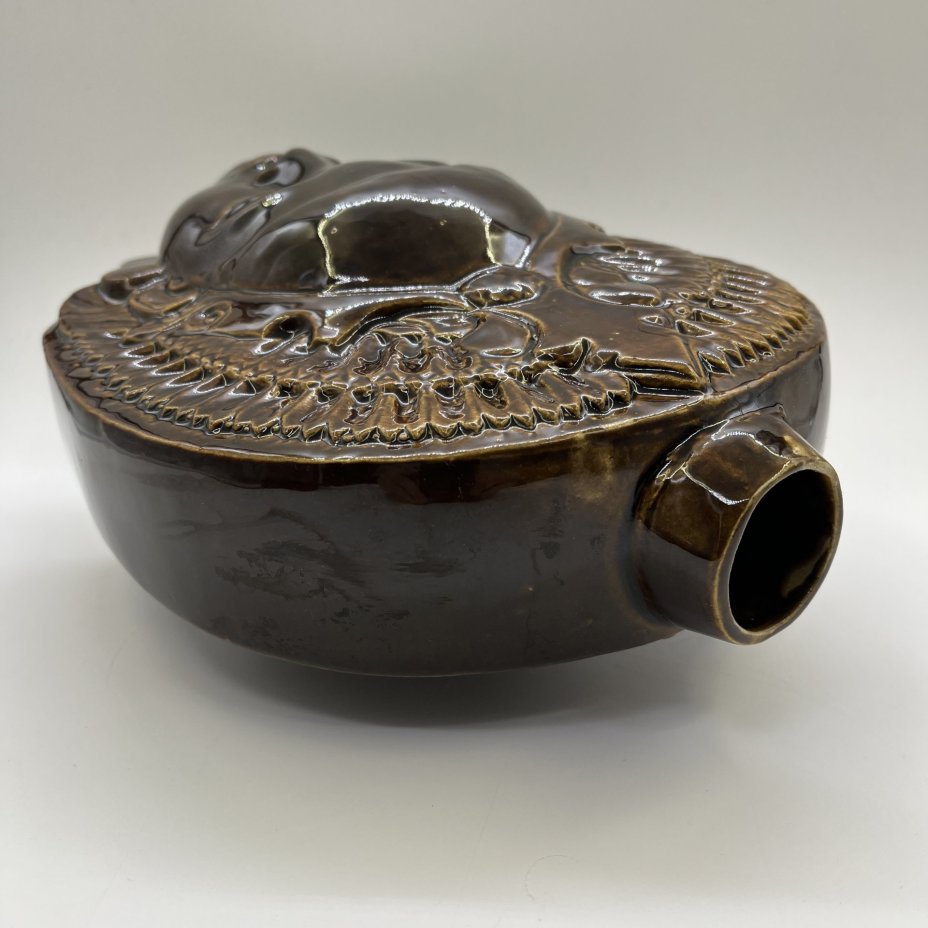 Штоф с рельефным изображением лица девушки в кокошнике (с двух сторон)