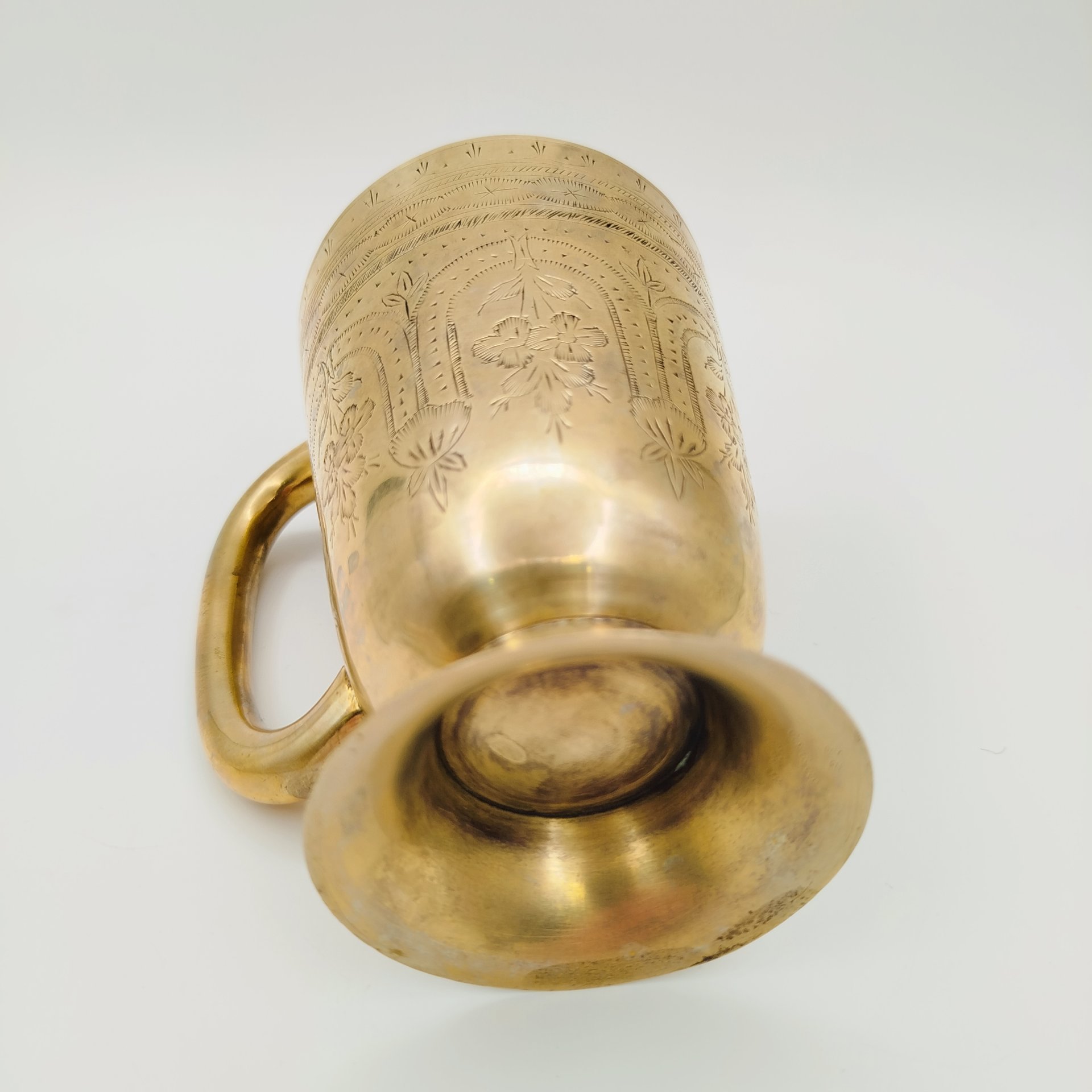 Кружка с растительным декором в восточном стиле, латунь, гравировка, Индия, 1970-1990 гг.