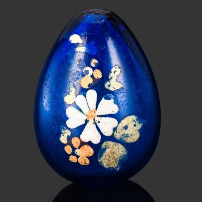 Яйцо пасхальное из стекла синего цвета с цветочным декором