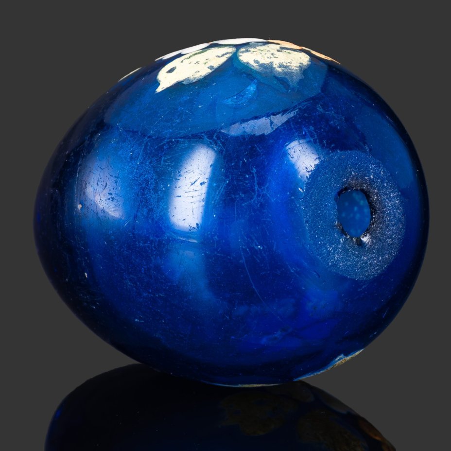 Яйцо пасхальное из стекла синего цвета с цветочным декором