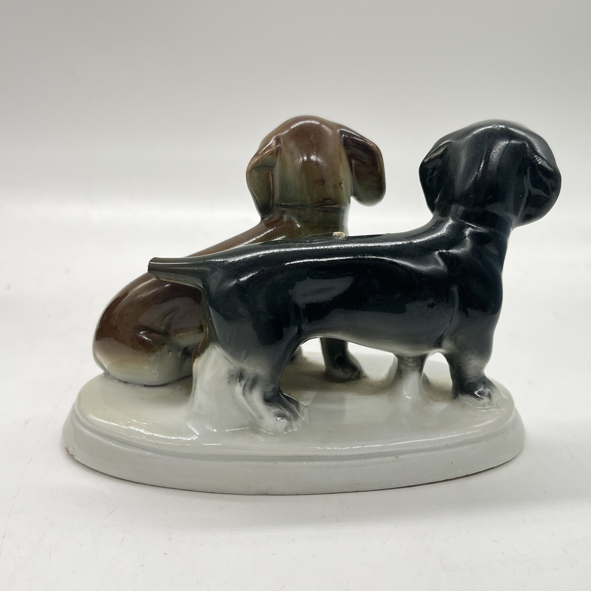 Статуэтка "Две таксы", фарфор, роспись, Германия, 1910-1930 гг.