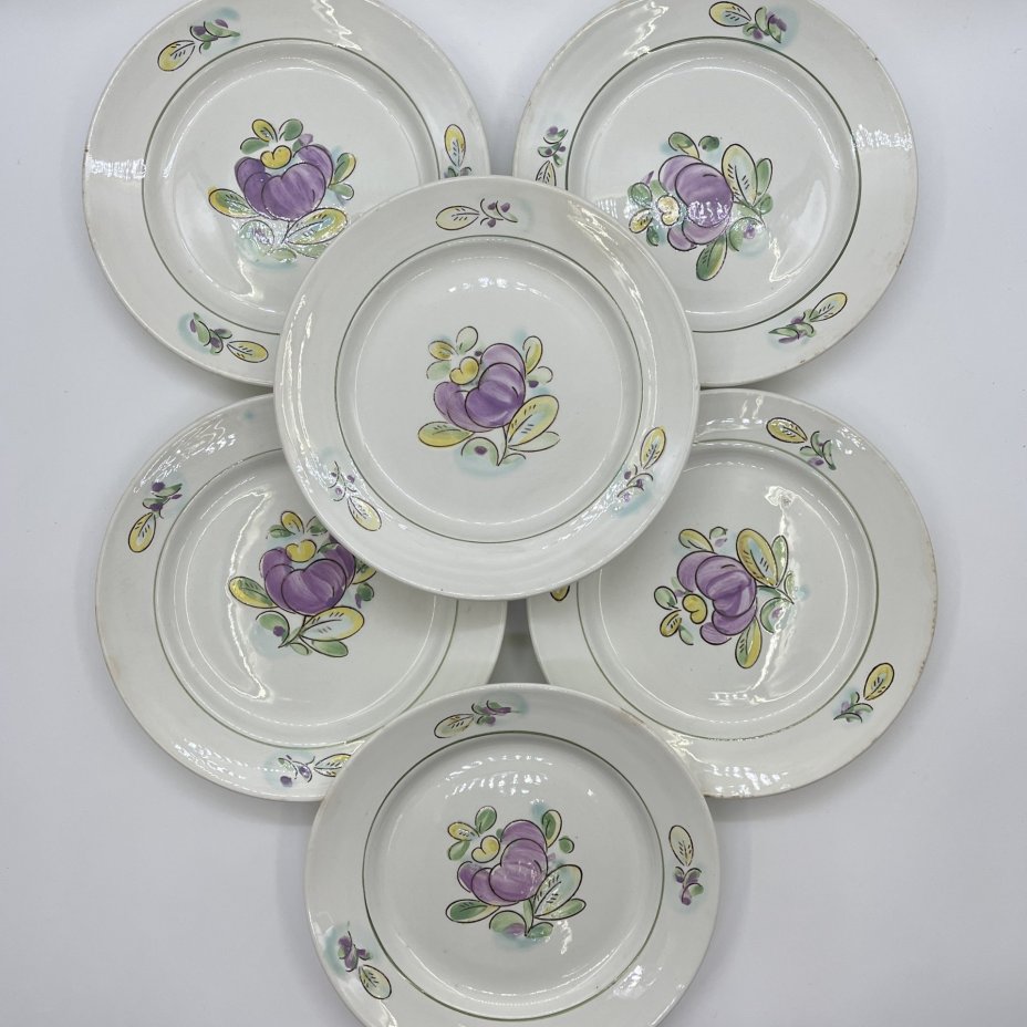 Набор десертных тарелок с цветочным декором на 6 персон, фаянс, роспись, Конаковский фаянсовый завод им. М.И. Калинина (ЗиК Конаково), СССР, 1962-1974 гг.