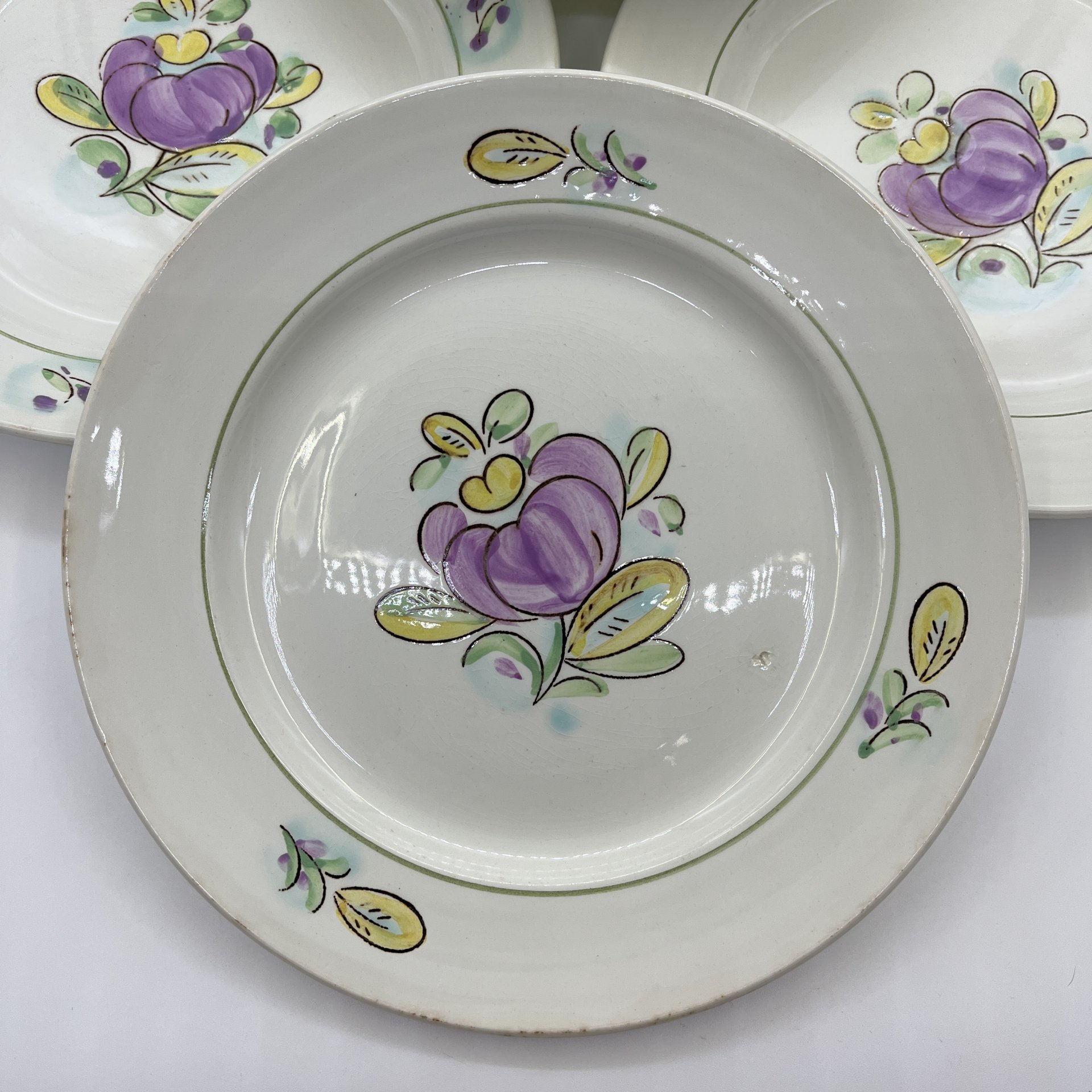 Набор десертных тарелок с цветочным декором на 6 персон, фаянс, роспись, Конаковский фаянсовый завод им. М.И. Калинина (ЗиК Конаково), СССР, 1962-1974 гг.