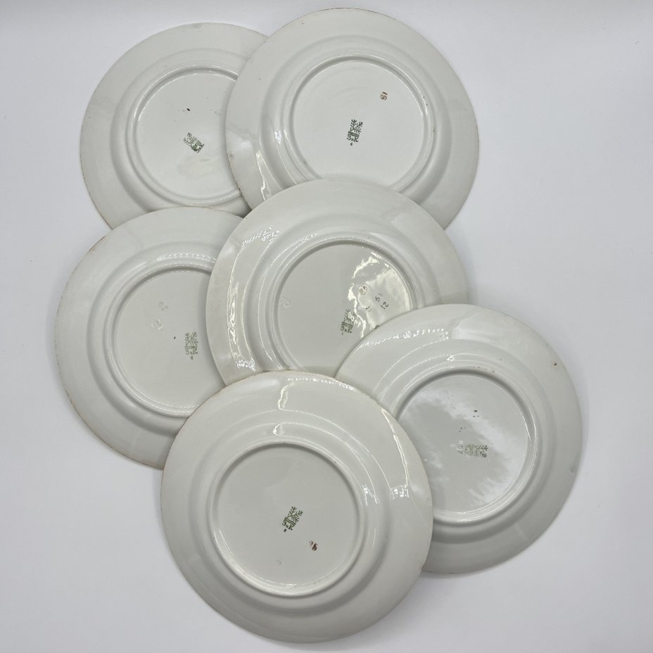 Набор десертных тарелок с цветочным декором на 6 персон, фаянс, роспись, Конаковский фаянсовый завод им. М.И. Калинина (ЗиК Конаково), СССР, 1962-1974 гг.