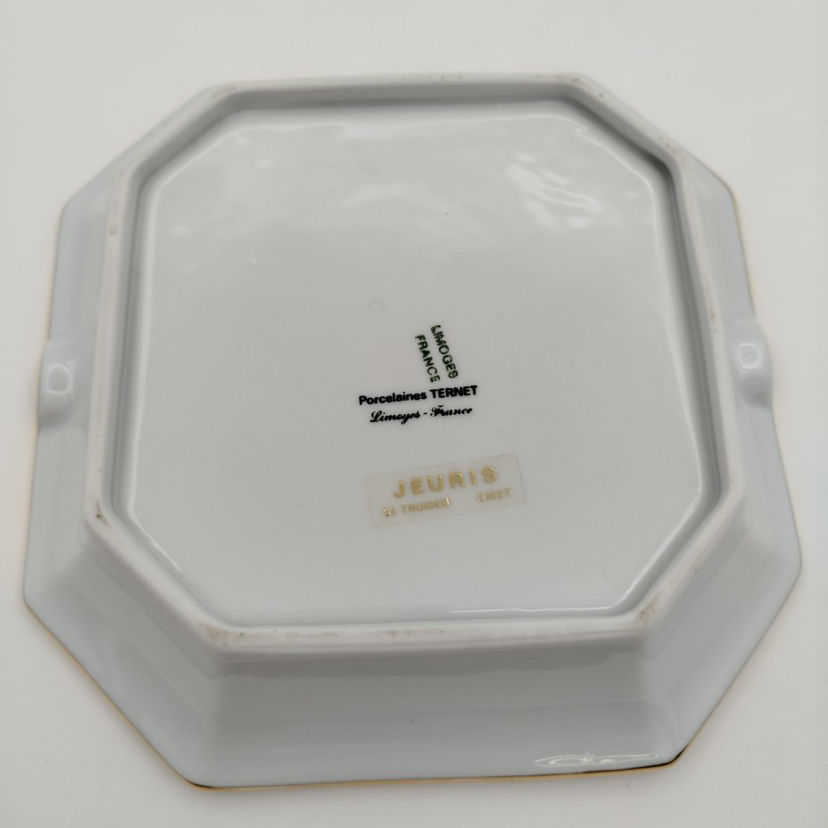 Пепельница квадратная  с цветочным декором, Porcelaine Ternet,  Limoges, фарфор, деколь, золочение, Франция, 1970-2000 гг.