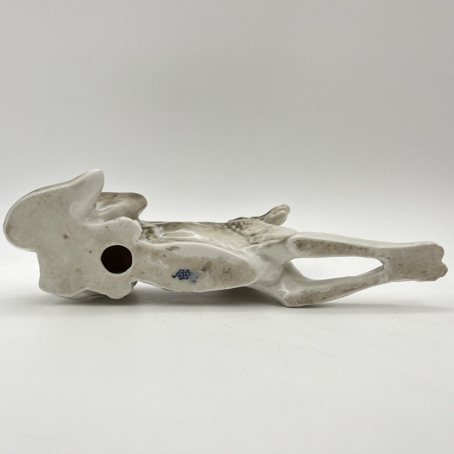 Статуэтка "Немецкая овчарка", автор В.С. Драчинская, фарфор, роспись, Ленинградский фарфоровый завод (ЛФЗ), СССР, 1950-1959 гг.